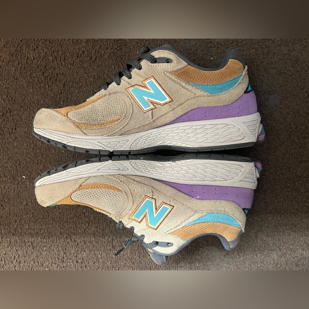 New balance 2002R